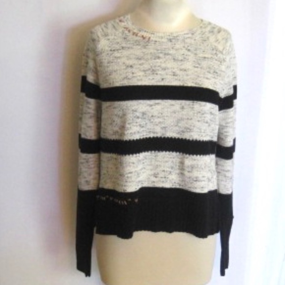 Lisa Todd In A Twist Sweater - Picture 3 of 10